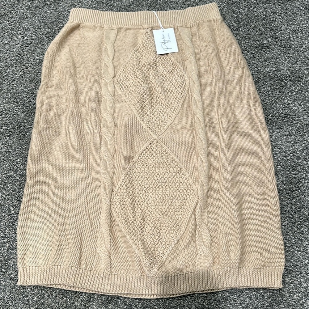 NWT Polygram knit skirt. Size 3x